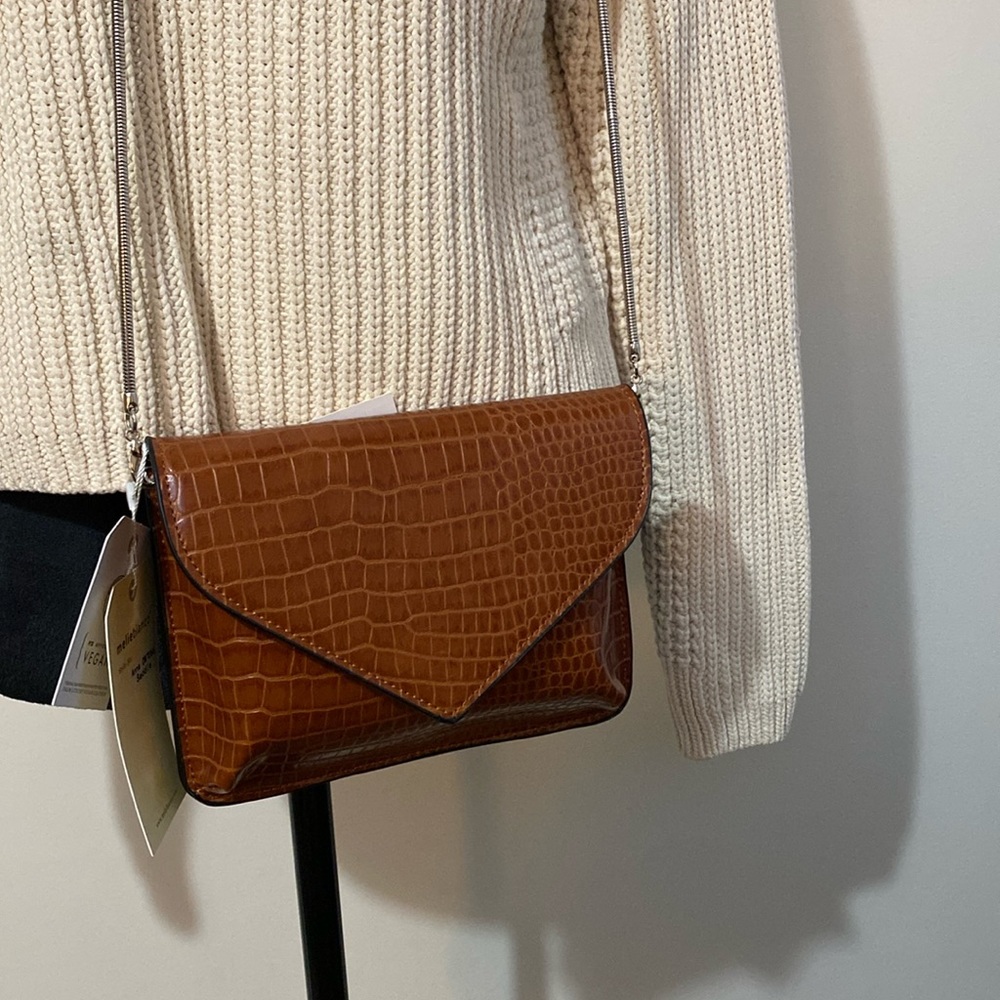 NWT Saddle purse